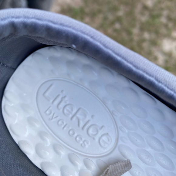 CROCS Size W10 Gray - Picture 7 of 7